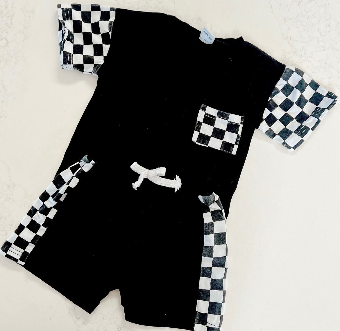 Black check set